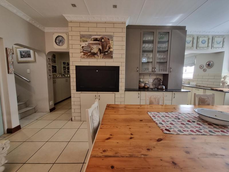 4 Bedroom Property for Sale in Monte Christo Western Cape